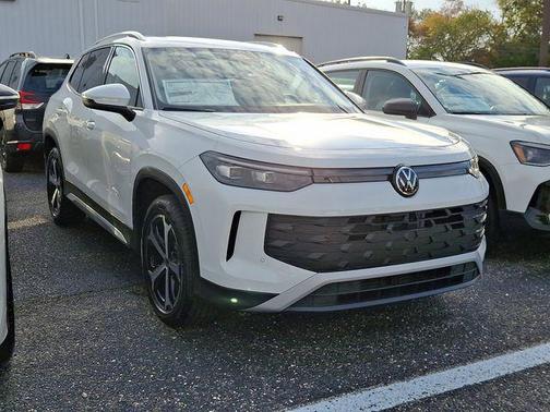 2025 Volkswagen Tiguan 2.0T SE 4MOTION