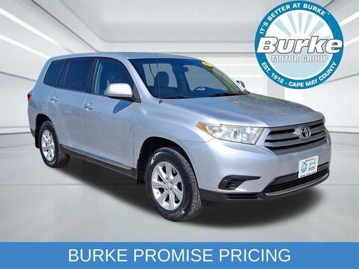 Classic Silver Metallic 2011 Toyota Highlander SE