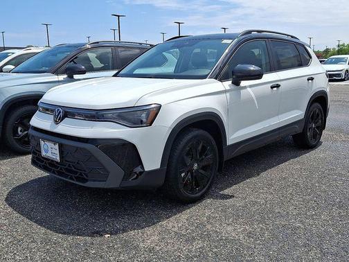 2025 Volkswagen Taos 1.5T SE Black