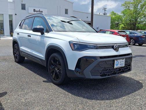 2025 Volkswagen Taos 1.5T SE Black