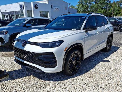 2025 Volkswagen Tiguan 2.0T SE R-Line Black 4MOTION