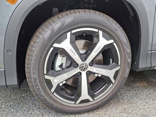 2025 Volkswagen Tiguan 2.0T SE 4MOTION
