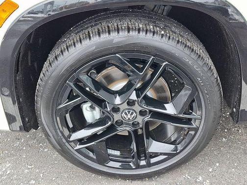 2026 Volkswagen Tiguan 2.0T SE R-Line Black 4MOTION