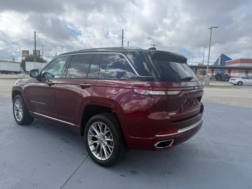 2023 Jeep Grand Cherokee Summit