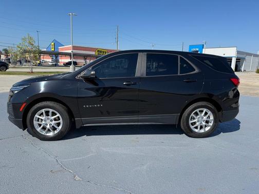 2022 Chevrolet Equinox LS