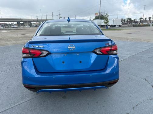 2024 Nissan Versa 1.6 SR