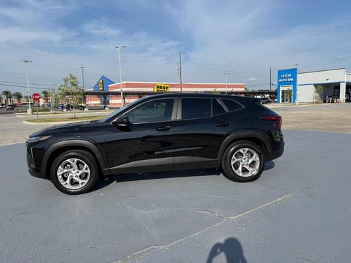 2025 Chevrolet Trax LS