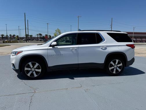 2021 Chevrolet Traverse LT Leather