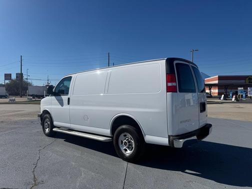 2023 GMC Savana 2500 Work Van