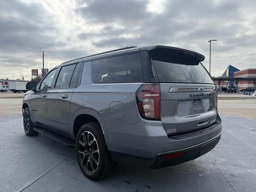 2022 Chevrolet Suburban RST