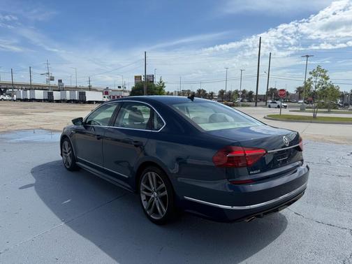 2019 Volkswagen Passat 2.0T SE R-Line
