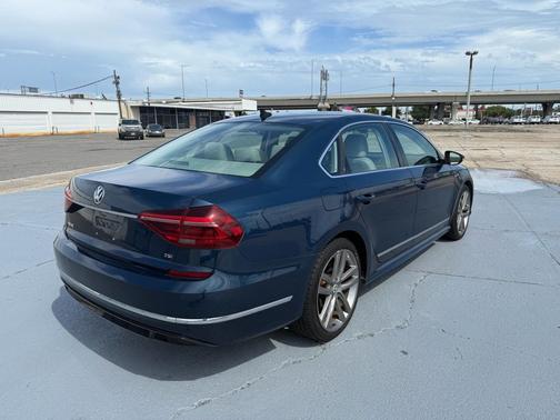 2019 Volkswagen Passat 2.0T SE R-Line