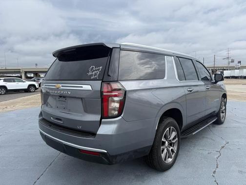 2022 Chevrolet Suburban LT