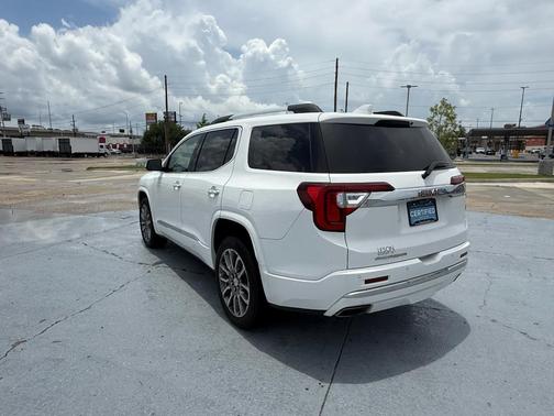2022 GMC Acadia Denali