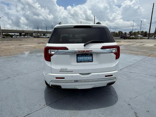 2022 GMC Acadia Denali