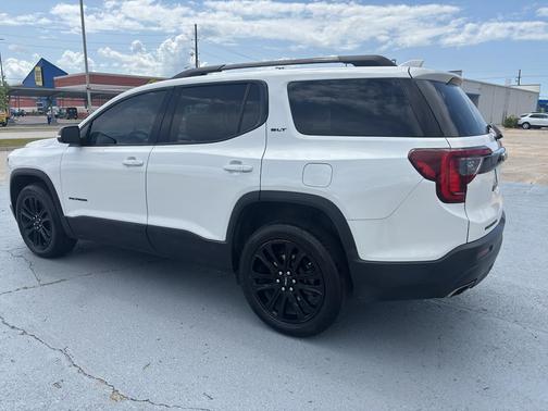 2021 GMC Acadia SLT
