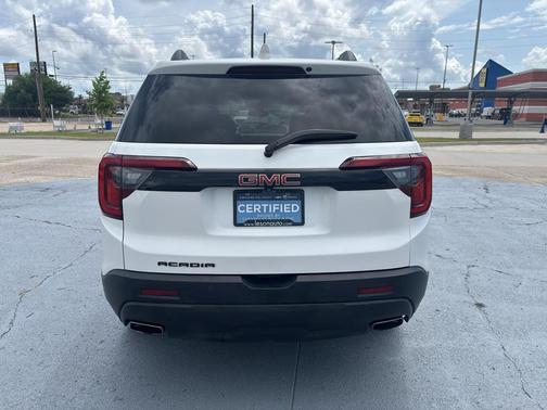 2021 GMC Acadia SLT