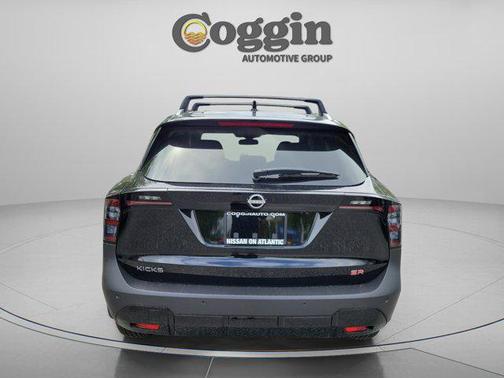 Super Black 2026 Nissan Kicks SR