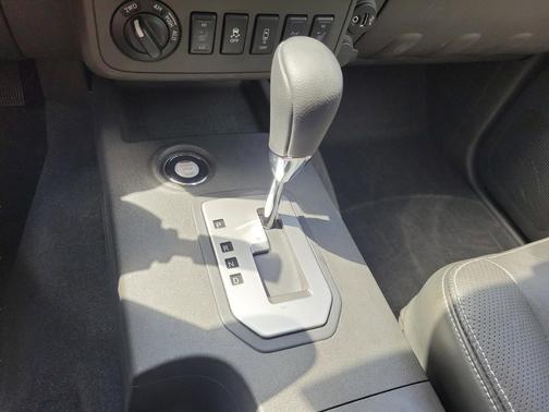 Magnetic Black Pearl 2020 Nissan Frontier PRO-4X