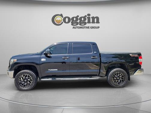Black 2015 Toyota Tundra SR5