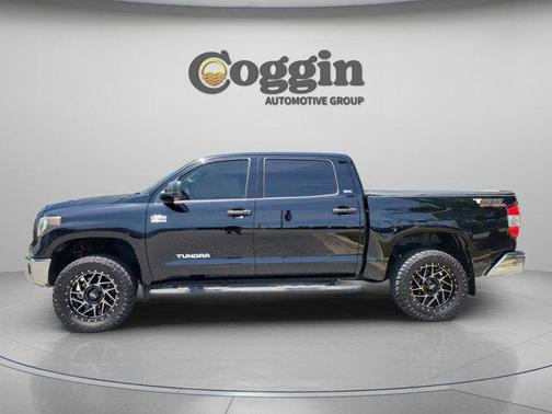 Black 2015 Toyota Tundra SR5