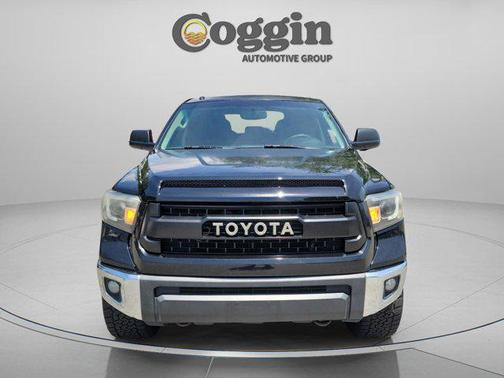 Black 2015 Toyota Tundra SR5