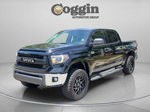 Black 2015 Toyota Tundra SR5