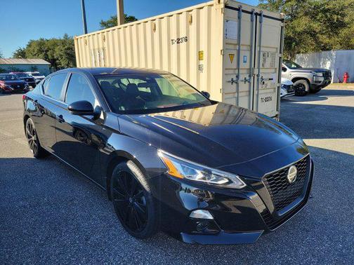 2022 Nissan Altima SR FWD