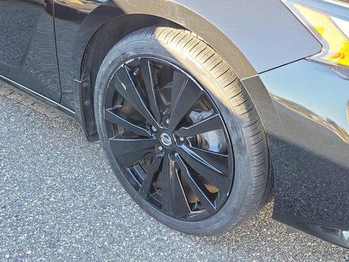 2022 Nissan Altima SR FWD