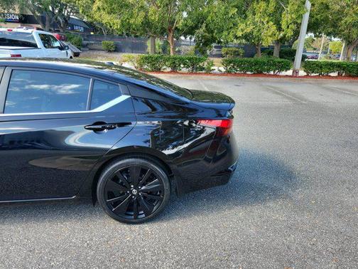 2022 Nissan Altima SR FWD