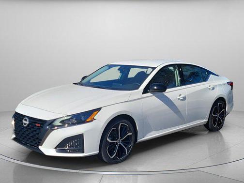 2025 Nissan Altima SR FWD