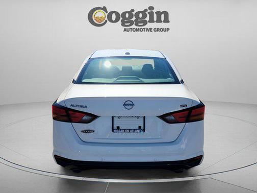 2025 Nissan Altima SR FWD