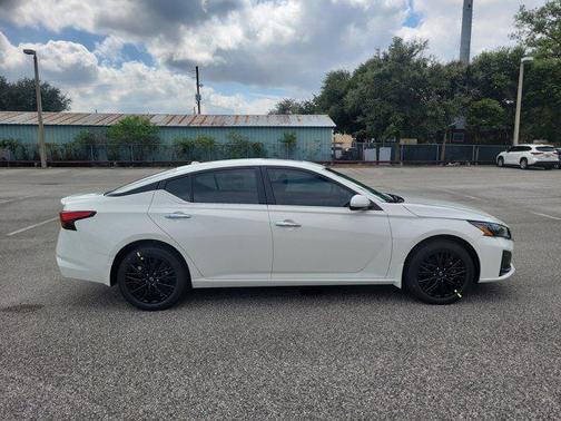 2025 Nissan Altima SV AWD