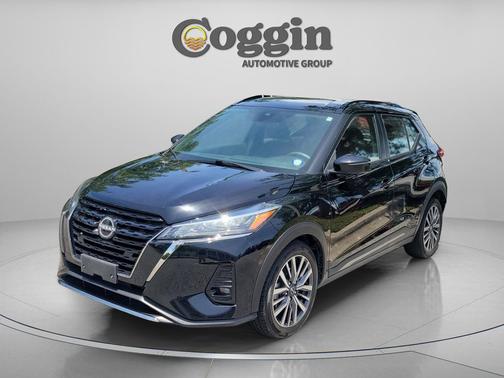 Super Black 2024 Nissan Kicks SR