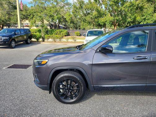 2023 Jeep Cherokee Altitude