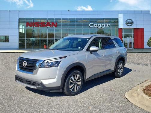 2025 Nissan Pathfinder SL FWD