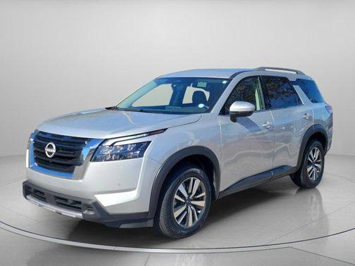 2025 Nissan Pathfinder SL FWD