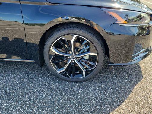 2025 Nissan Altima SR FWD