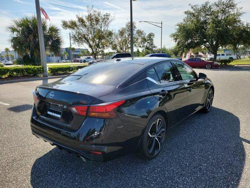 2025 Nissan Altima SR FWD