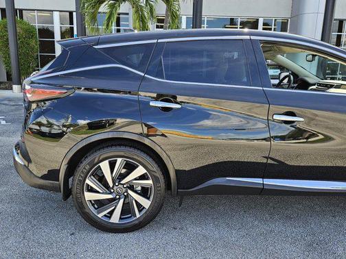 2023 Nissan Murano SL FWD