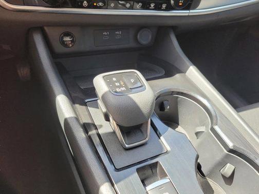 Gun Metallic 2024 Nissan Rogue SV