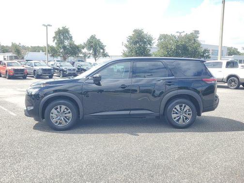 2025 Nissan Pathfinder S FWD
