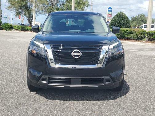 2025 Nissan Pathfinder S FWD