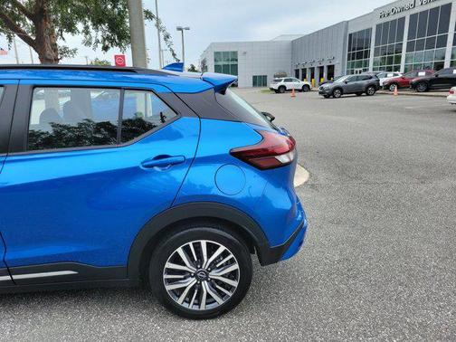 2024 Nissan Kicks SR