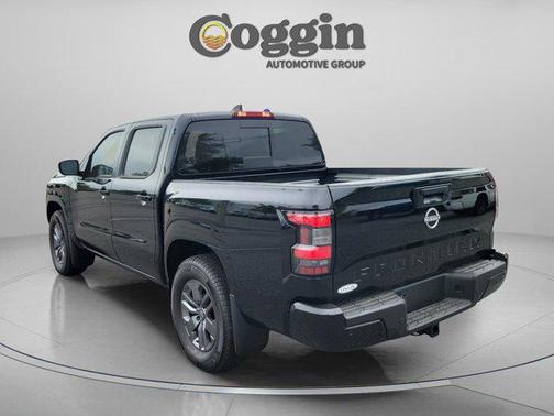 Super Black 2026 Nissan Frontier SV