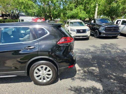 Magnetic Black 2018 Nissan Rogue S