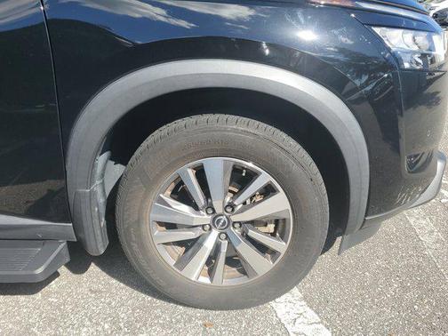 2023 Nissan Pathfinder SL FWD