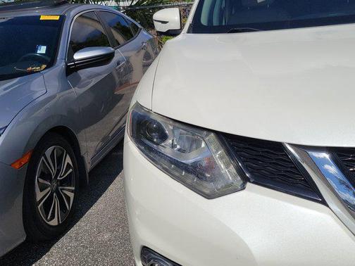 Pearl White 2016 Nissan Rogue SL