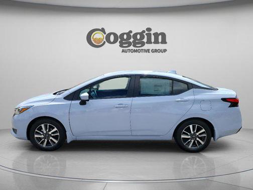 Gray Sky Pearl 2025 Nissan Versa 1.6 SV
