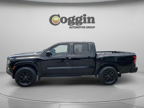 Super Black 2022 Nissan Frontier SV